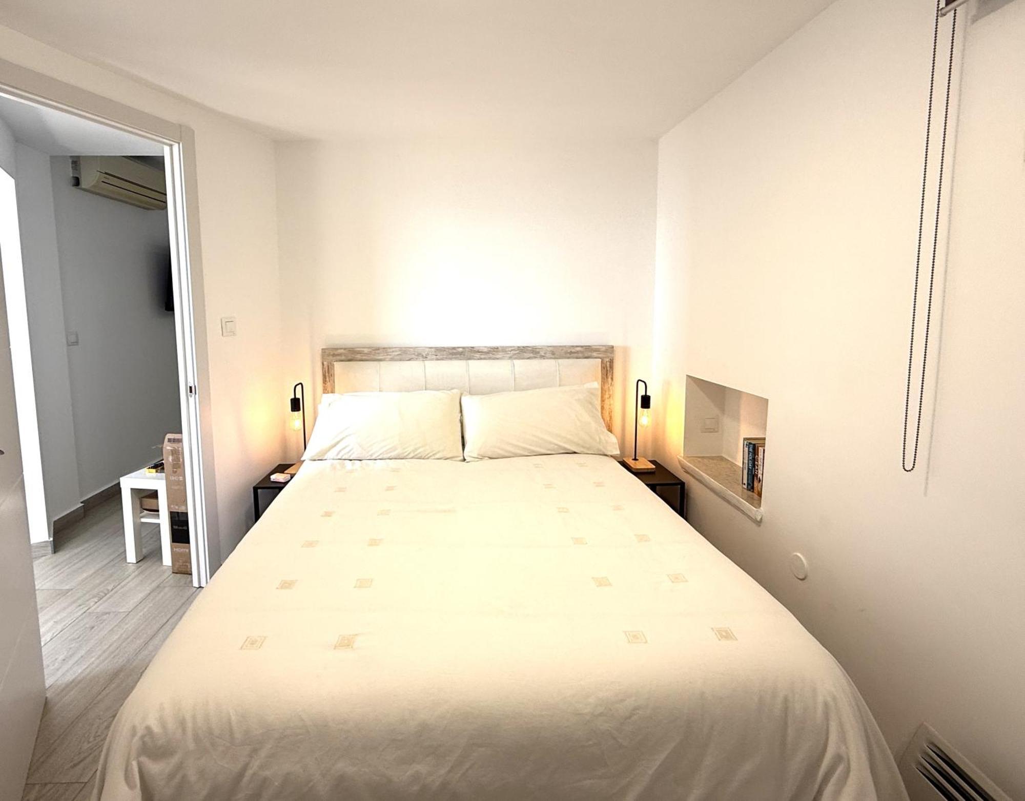 R39 Modern One Bedroom Alcantara ลากาลาเดมิฮาส ภายนอก รูปภาพ